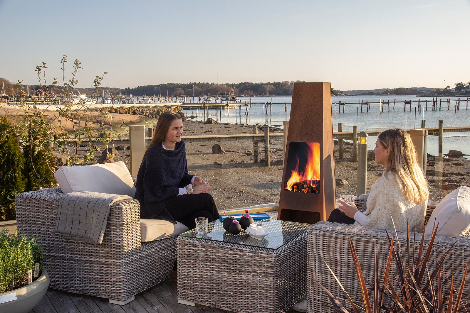 Jøtul Loke | Outdoor wood fireplaces - Modern
