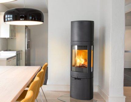 Jøtul F 378 Advance high wood stove with glass on three sides 
