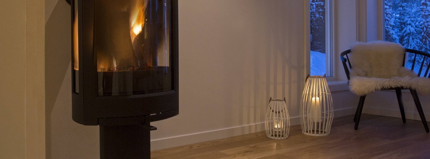 Jøtul F 373 Advance with soot on the fireplace glass
